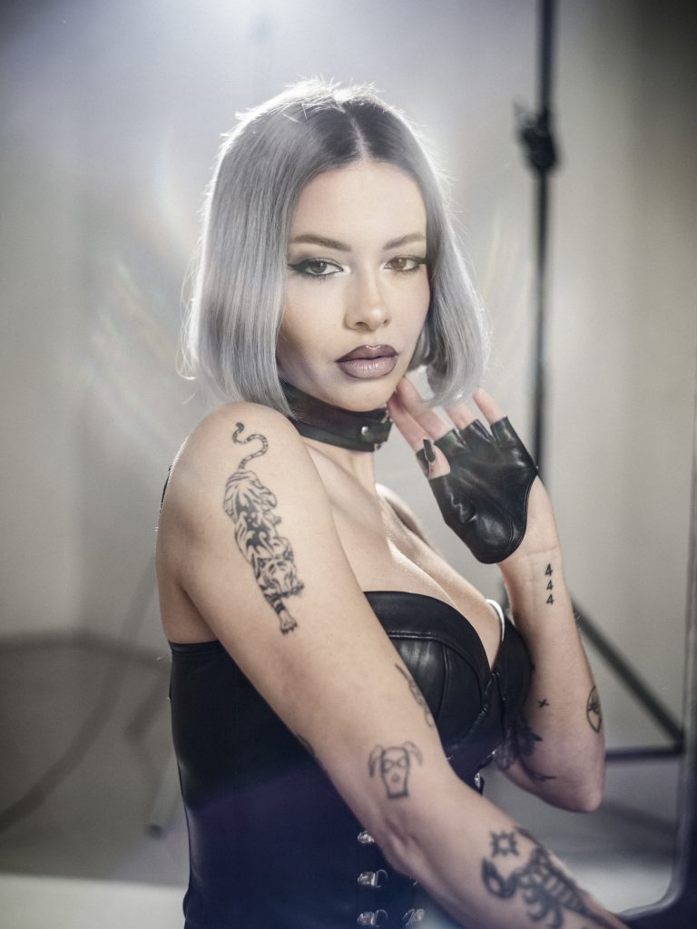 Xina Mora